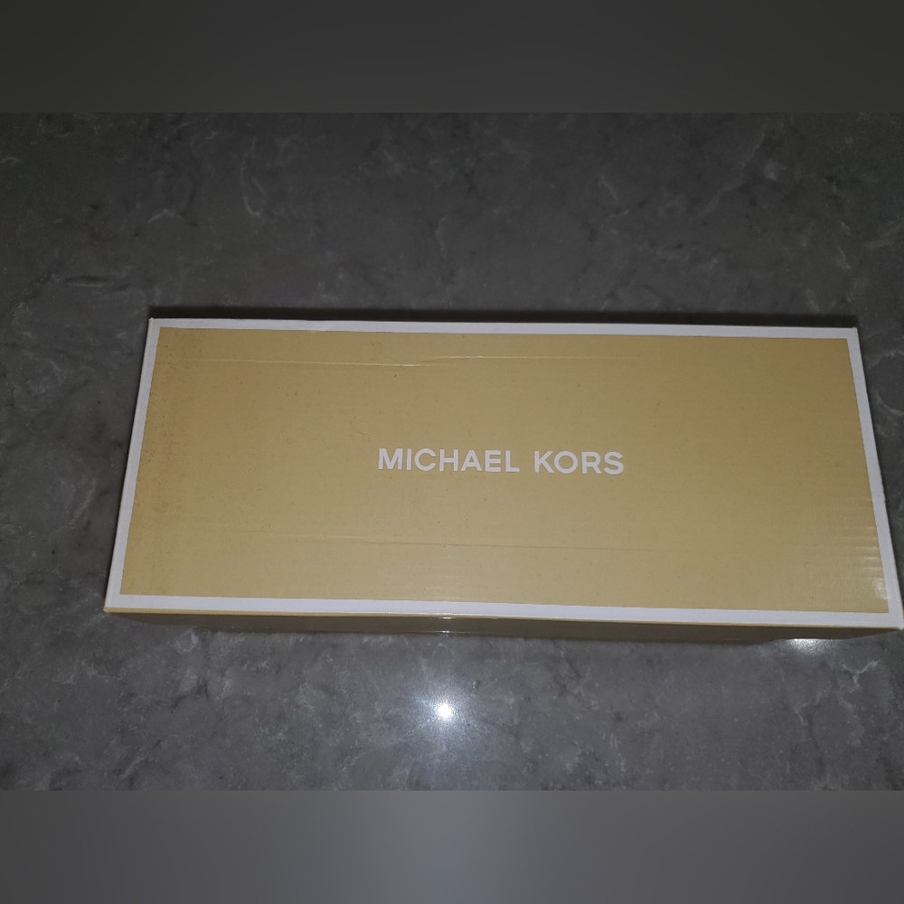 *NEW W/ TAGS!* Michael Kors Slides
